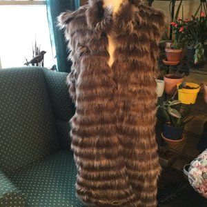 Donna Saylers Fabulous Furs Faux fur vest